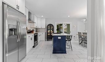 4405 Somerdale Ln, Charlotte, NC 28205
