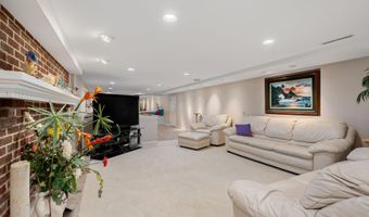 301 22nd St NW, Austin, MN 55912