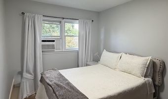 7 Rogers Dr, Danbury, CT 06810