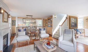 41 Elm St, Newport, RI 02840