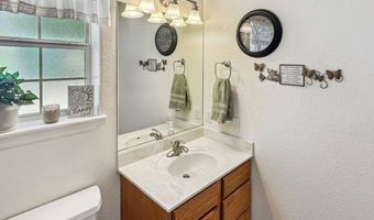 808 E Chapman Rd, Carlsbad, NM 88220