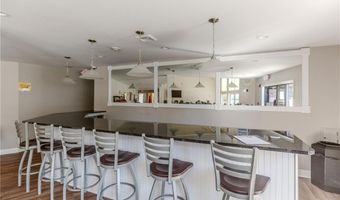 1011 Williamsburg Cir, Warwick, RI 02886