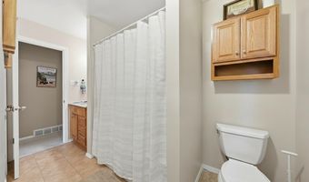 2 Melissa Ct, Albany, NY 12205