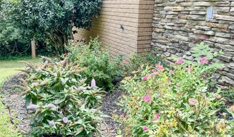 4010 Hiddenbrook Dr, Charlotte, NC 28205