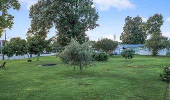 1748 Georgia St, Alford, FL 32420