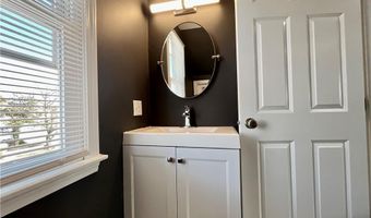 190 E Main Rd 3, Middletown, RI 02842