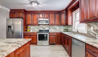 119 East Rd, Belford, NJ 07718