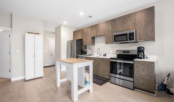 989 S BUCHANAN St 311, Arlington, VA 22204
