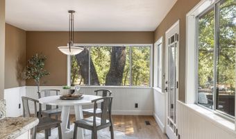 525 Keyes Ave, Angwin, CA 94508