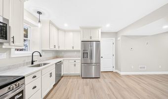 6 Mchugh Ave, Billerica, MA 01821