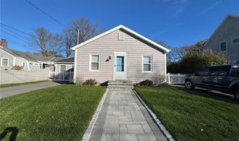 53 Center Ave, Middletown, RI 02842