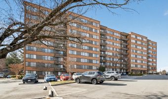 4390 LORCOM Ln 410, Arlington, VA 22207