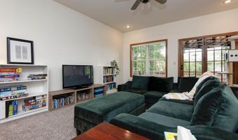 1016 Daniels St, Aurora, MO 65605