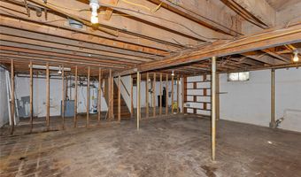 1208 Rapids St, Adel, IA 50003