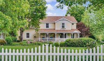 618 E 1714 Rd, Baldwin City, KS 66006