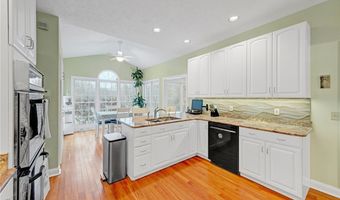 365 River Glen Dr, Aurora, OH 44202