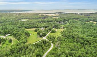 21 Bowling Green Ln, Belfast, ME 04915