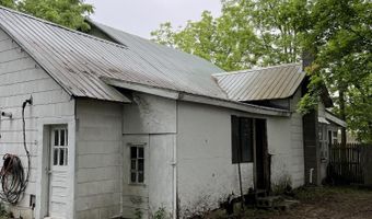 102 Allett St, Allegan, MI 49010