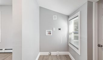 90 Huron St, Warwick, RI 02889
