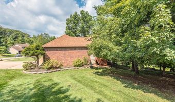 925 Westrun Dr, Ballwin, MO 63021