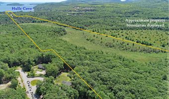 18 Hamor Ln, Bar Harbor, ME 04609