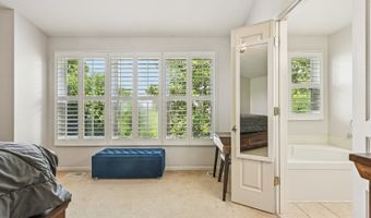 564 Woods Creek Ln, Algonquin, IL 60102