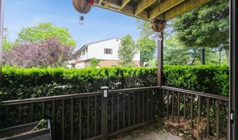 615 Broadway 37, Amityville, NY 11701