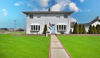 9 Cabot Rd W, Massapequa, NY 11758