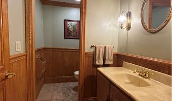 385 Cochran Rd, Aurora, OH 44202