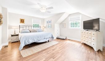 11 Autumn Ln, Attleboro, MA 02703