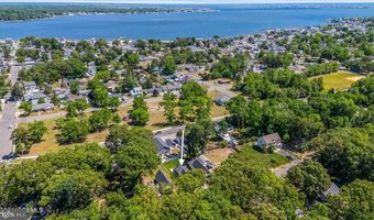 375 E BARNEGAT Ave, Bayville, NJ 08721