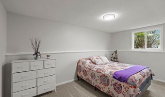 1047 Lowell Dr, Apple Valley, MN 55124