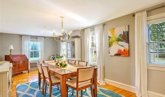 12 Harbour Ter, Cranston, RI 02905