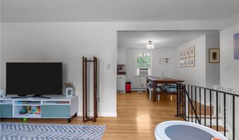 80 PECK Ave, Bristol, RI 02809