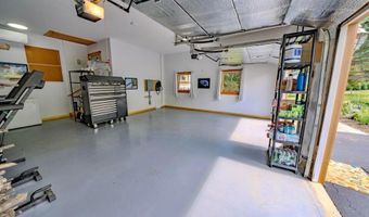 19 Glenview Ln, Belfast, ME 04915