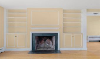 61 Applegate Rd, Cranston, RI 02920