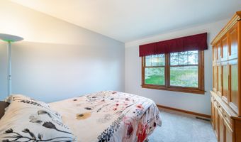3025 Woods Creek Ln, Algonquin, IL 60102