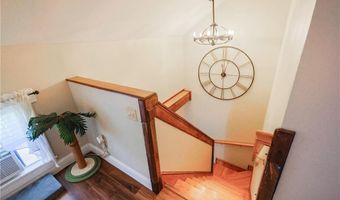 8 Lawrence St, Cumberland, RI 02864
