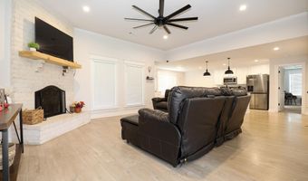 2072 Creekwood Cir, Bauxite, AR 72011