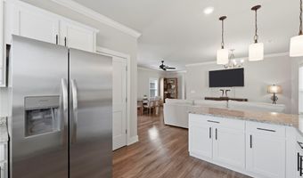 825 NE Heights Ln, Bentonville, AR 72712