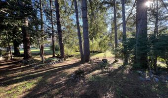 925 7TH St, Brookings, OR 97415