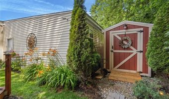 1958 Cranston St, Cranston, RI 02920