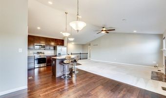 925 Meramec Grove Dr, Ballwin, MO 63021