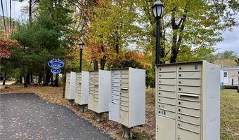 40 Toadstool Knoll Ln, Charlestown, RI 02813