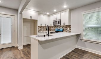 27 Brierfield Ln, Bella Vista, AR 72714