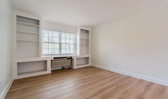 1622 W ABINGDON Dr 101, Alexandria, VA 22314