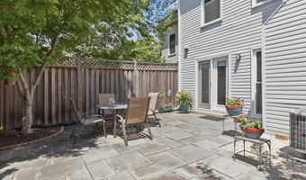 2712 KENWOOD Ave, Alexandria, VA 22302