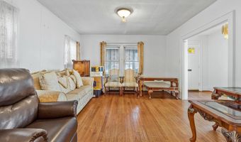 921 48TH St NE, Washington, DC 20019