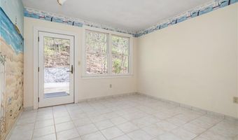 825 Woonsocket Hill Rd, North Smithfield, RI 02896