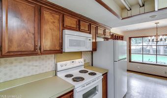 33 Pebble Hill Dr, Brandon, MS 39042